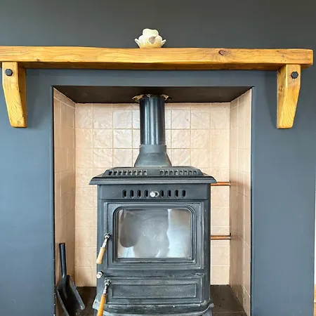 Δωμάτια σε οικογενειακή κατοικία #3 - Spacious Ensuite Double With Sofa In Leitrim Ballinamore