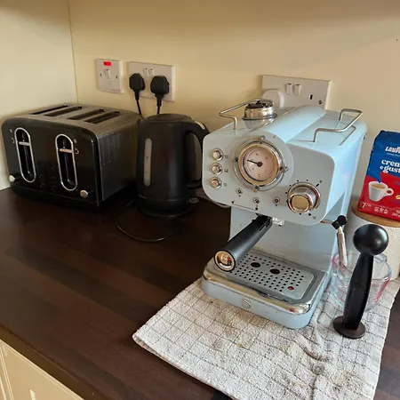 Accommodatie bij particulieren #3 - Spacious Ensuite Double With Sofa In Leitrim *