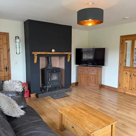 #3 - Spacious Ensuite Double With Sofa In Leitrim *
