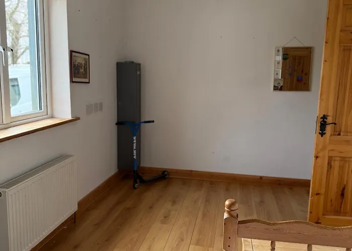 #3 - Spacious Ensuite Double With Sofa In Leitrim Ballinamore