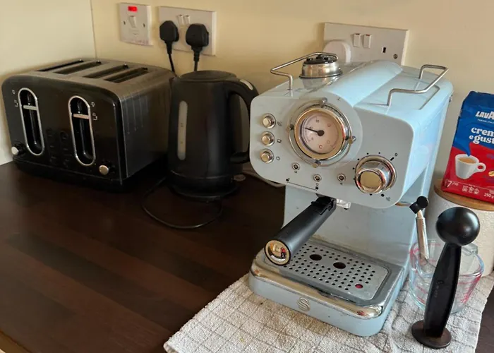 Privat bolig #3 - Spacious Ensuite Double With Sofa In Leitrim *